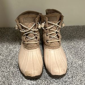 Sherry duck boots size 8.5